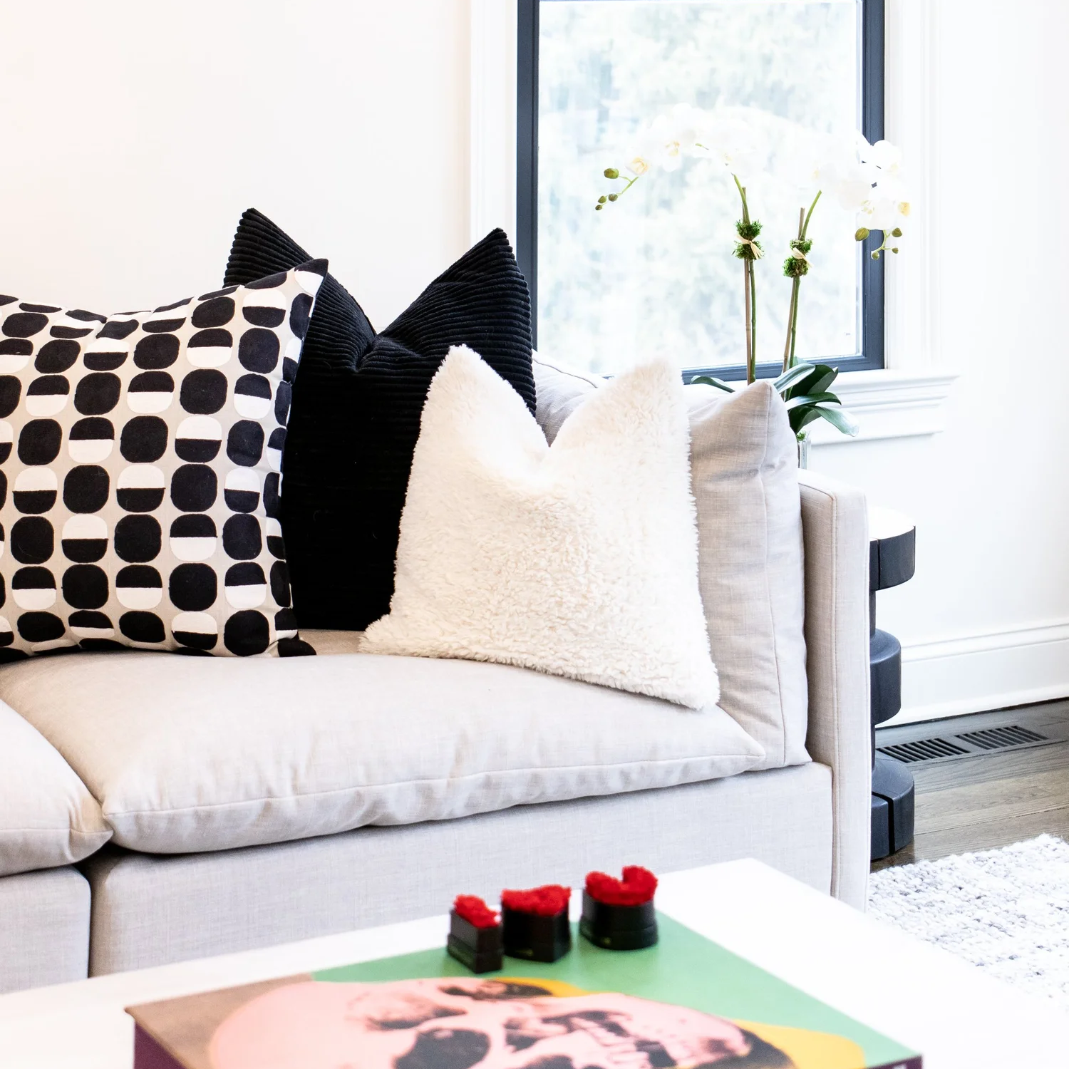 Choosing the Right Pillow Insert Size for Your Pillow Covers